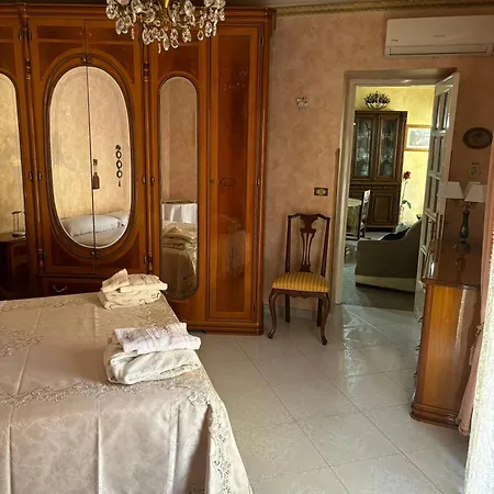 Centro Storico Quartiere San Michele Apartment *